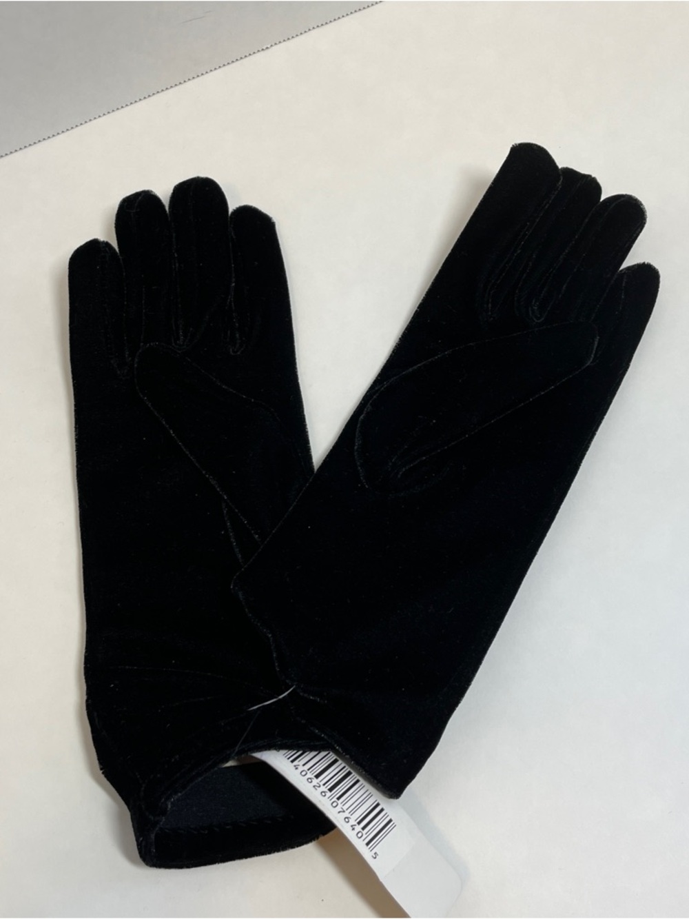 Jeanne Simmons Soft Black Velvet Women's Gloves One Size Fits All NEW